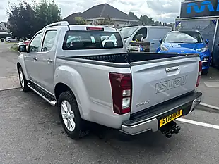 Used 2018 Isuzu D-Max Utah Silver - Interior and Exterior details 3