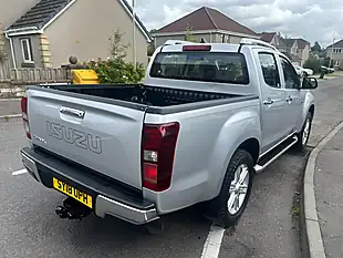 Used 2018 Isuzu D-Max Utah Silver - Interior and Exterior details 5