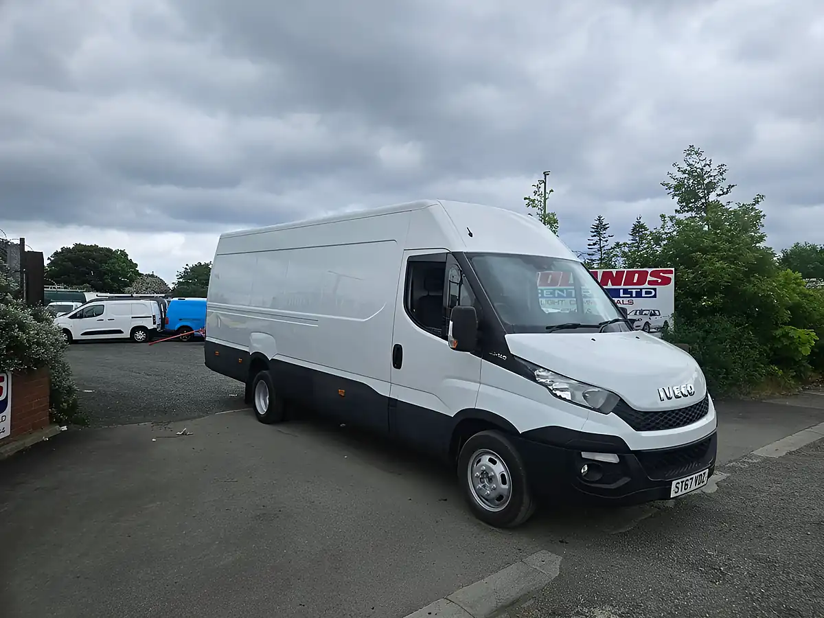 Used 2018 Iveco Daily 35C 14 Xlong White - Front View