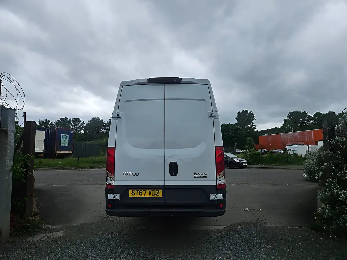 Used 2018 Iveco Daily 35C 14 Xlong White - Interior and Exterior details 7