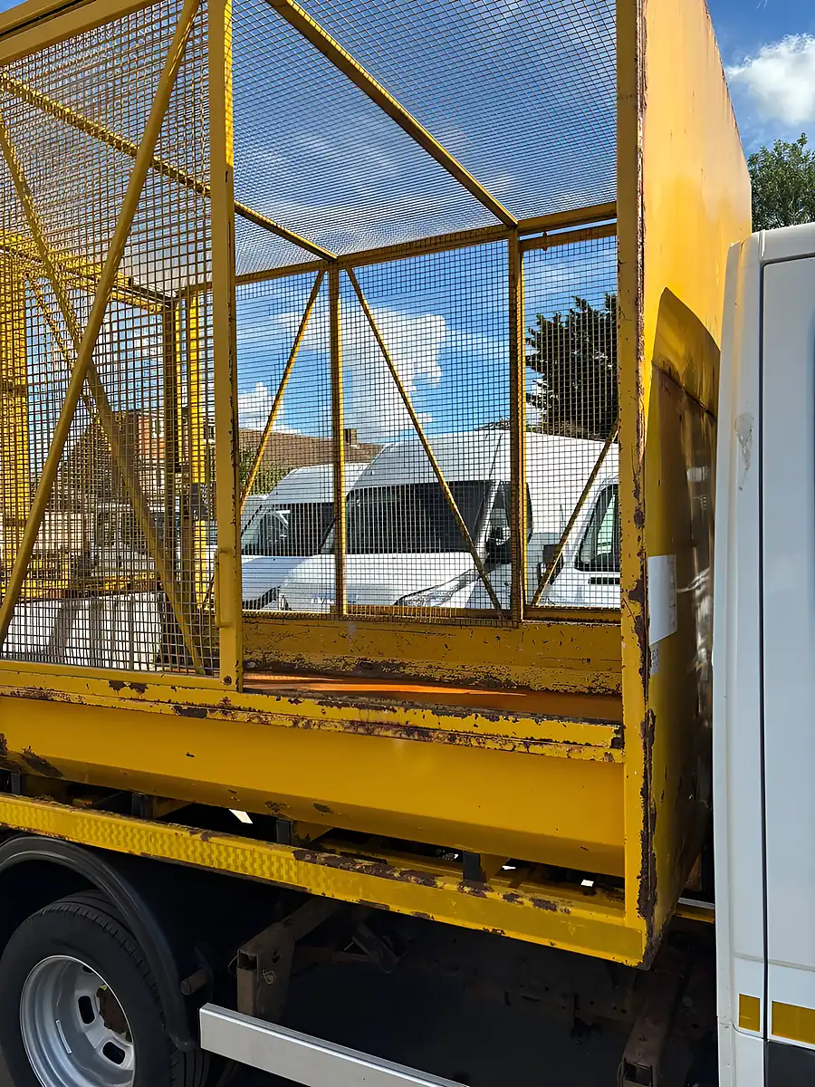 Used 2018 Iveco Daily 7 SEAT Double Cab Tipper White - Interior and Exterior details 7