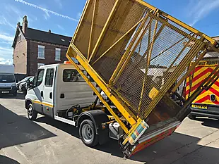 Used 2018 Iveco Daily 7 SEAT Double Cab Tipper White - Interior and Exterior details 8