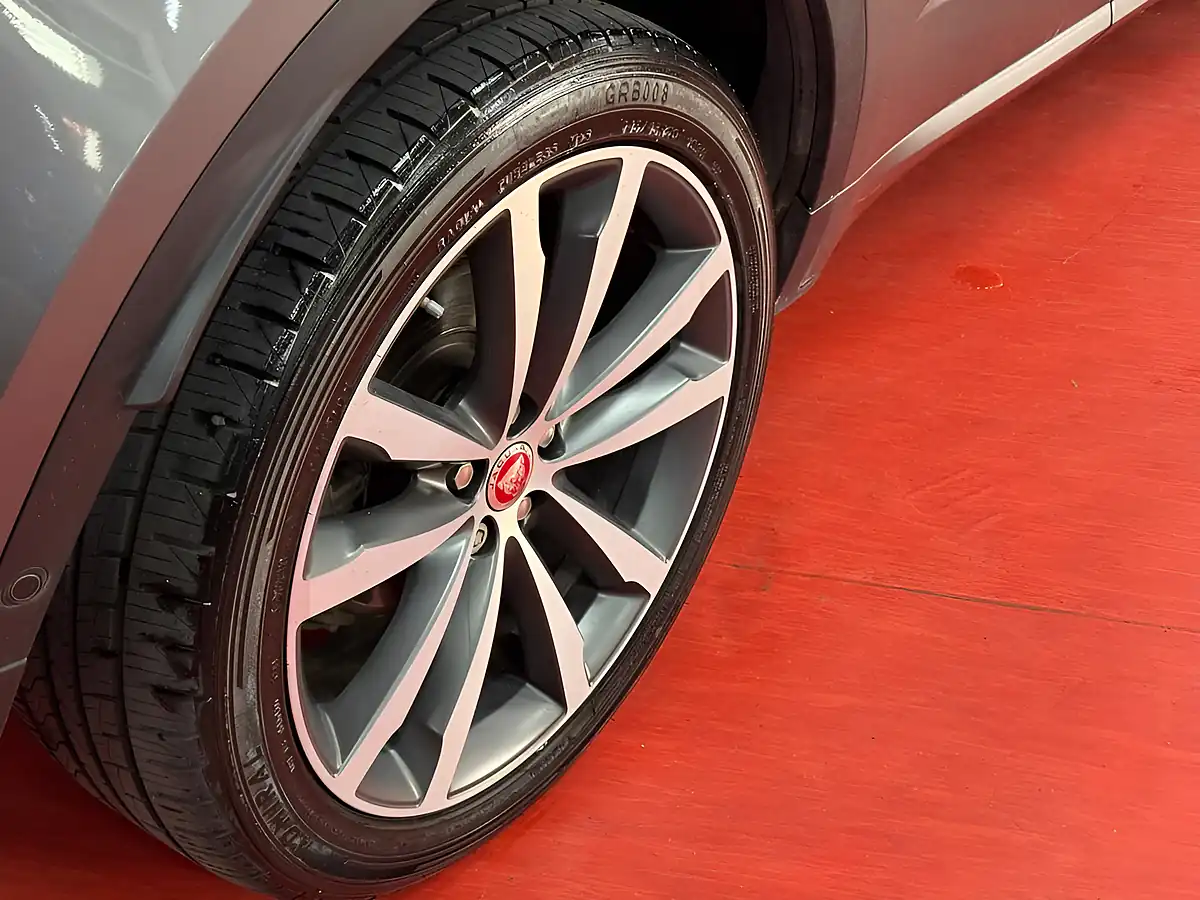 Used 2018 Jaguar E-Pace R-Dynamic Hse Grey - Interior and Exterior details 3