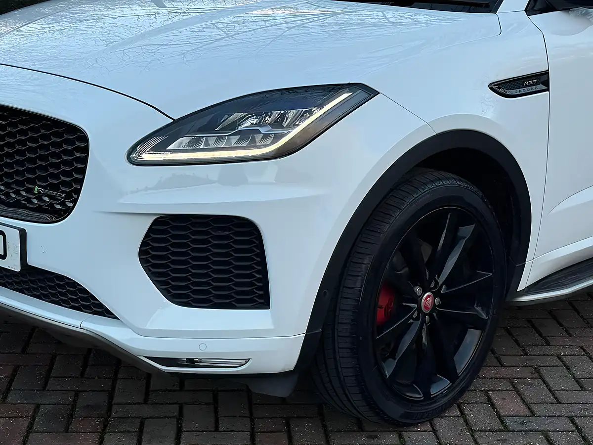 Used 2018 Jaguar E-Pace R-Dynamic Hse White - Interior and Exterior details 12