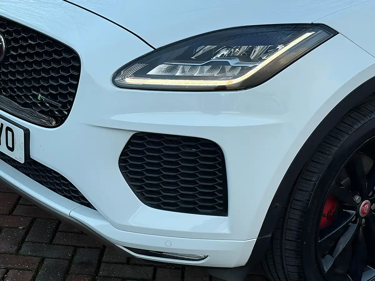 Used 2018 Jaguar E-Pace R-Dynamic Hse White - Interior and Exterior details 14