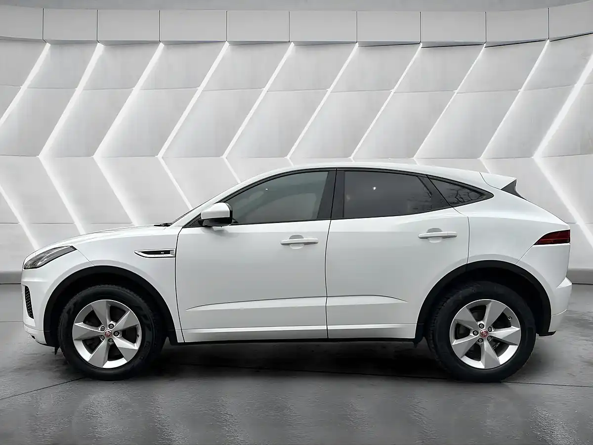 Used 2018 Jaguar E-Pace R-Dynamic S White - Interior and Exterior details 7