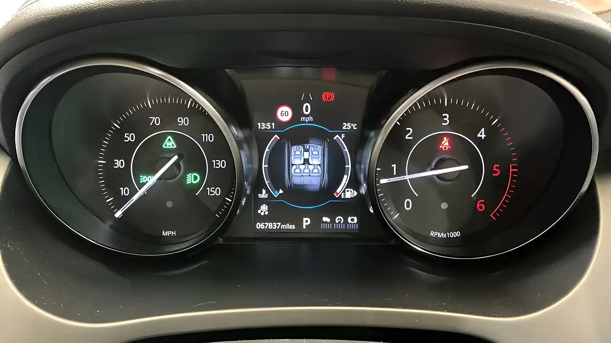 Used 2018 Jaguar E-Pace R-Dynamic Se Silver - Interior and Exterior details 9