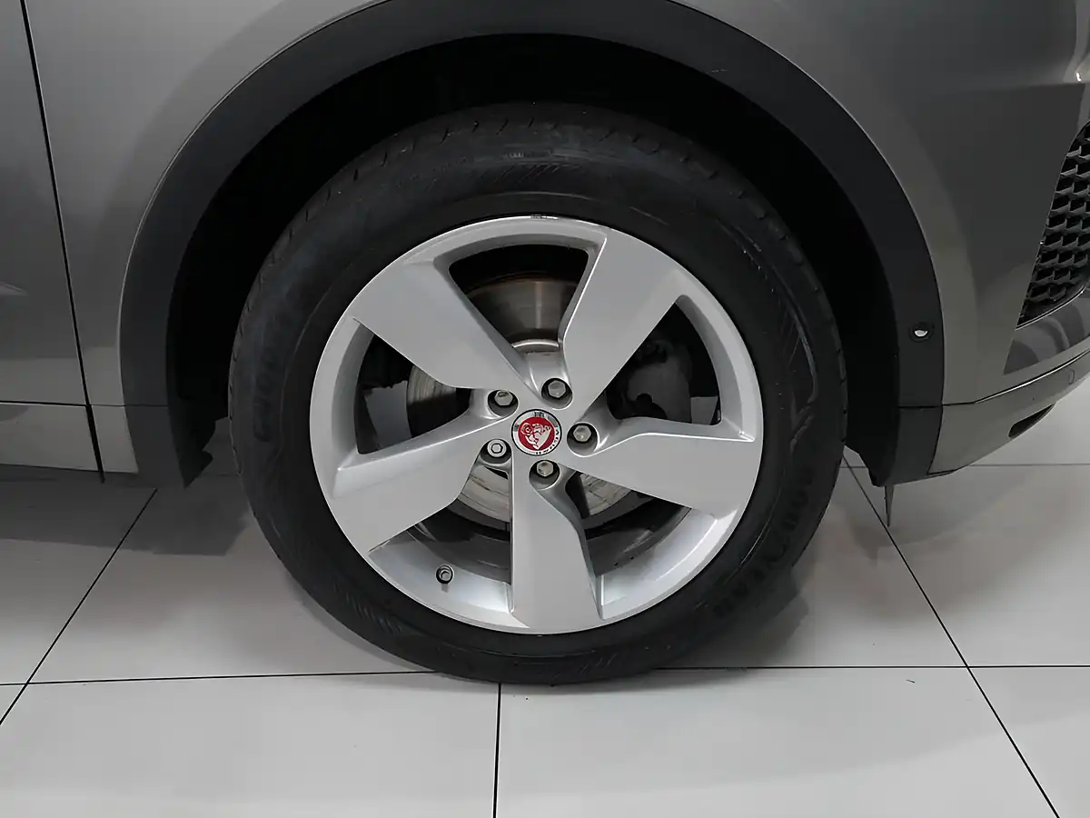 Used 2018 Jaguar E-Pace R-Dynamic Se Silver - Interior and Exterior details 10