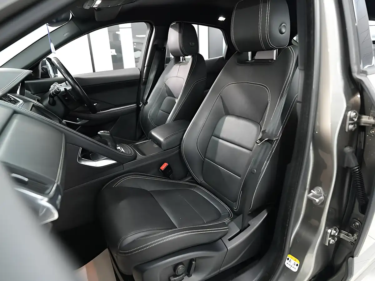 Used 2018 Jaguar E-Pace R-Dynamic Se Silver - Interior and Exterior details 15