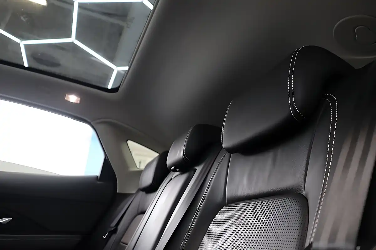 Used 2018 Jaguar E-Pace R-Dynamic Se White - Interior and Exterior details 14