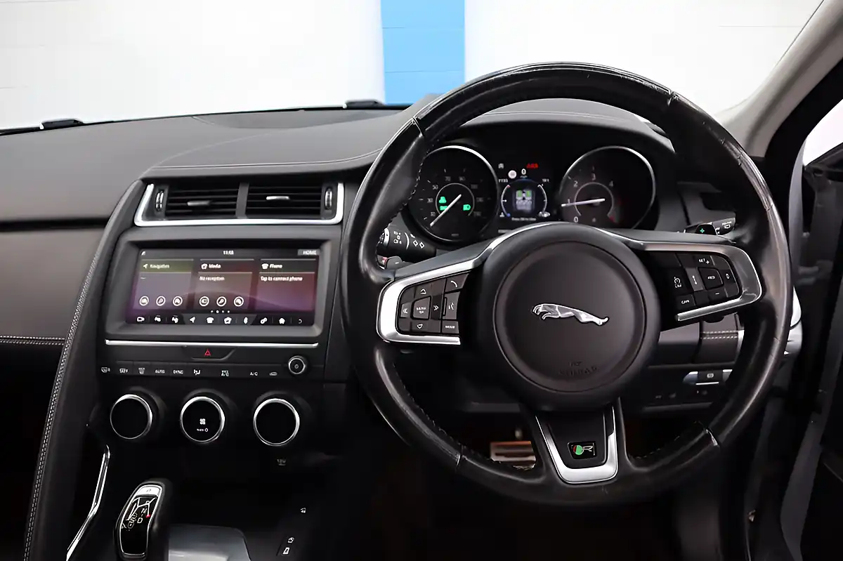 Used 2018 Jaguar E-Pace R-Dynamic Se White - Interior and Exterior details 17