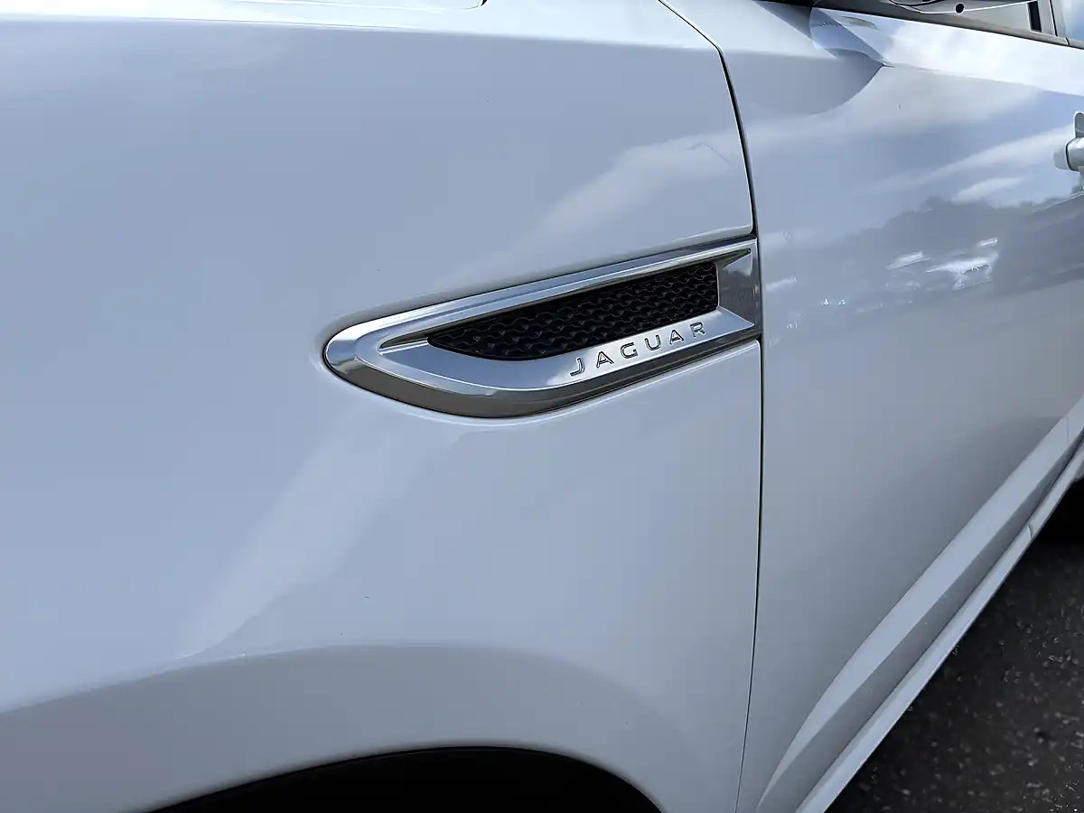 Used 2018 Jaguar E-Pace R-Dynamic White - Interior and Exterior details 11