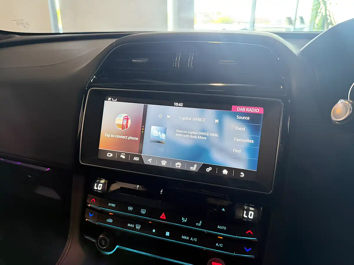 Used 2018 Jaguar F-Pace Portfolio Silver - Interior and Exterior details 16