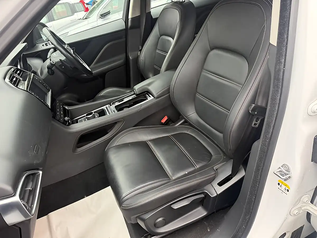 Used 2018 Jaguar F-Pace Prestige White - Interior and Exterior details 11