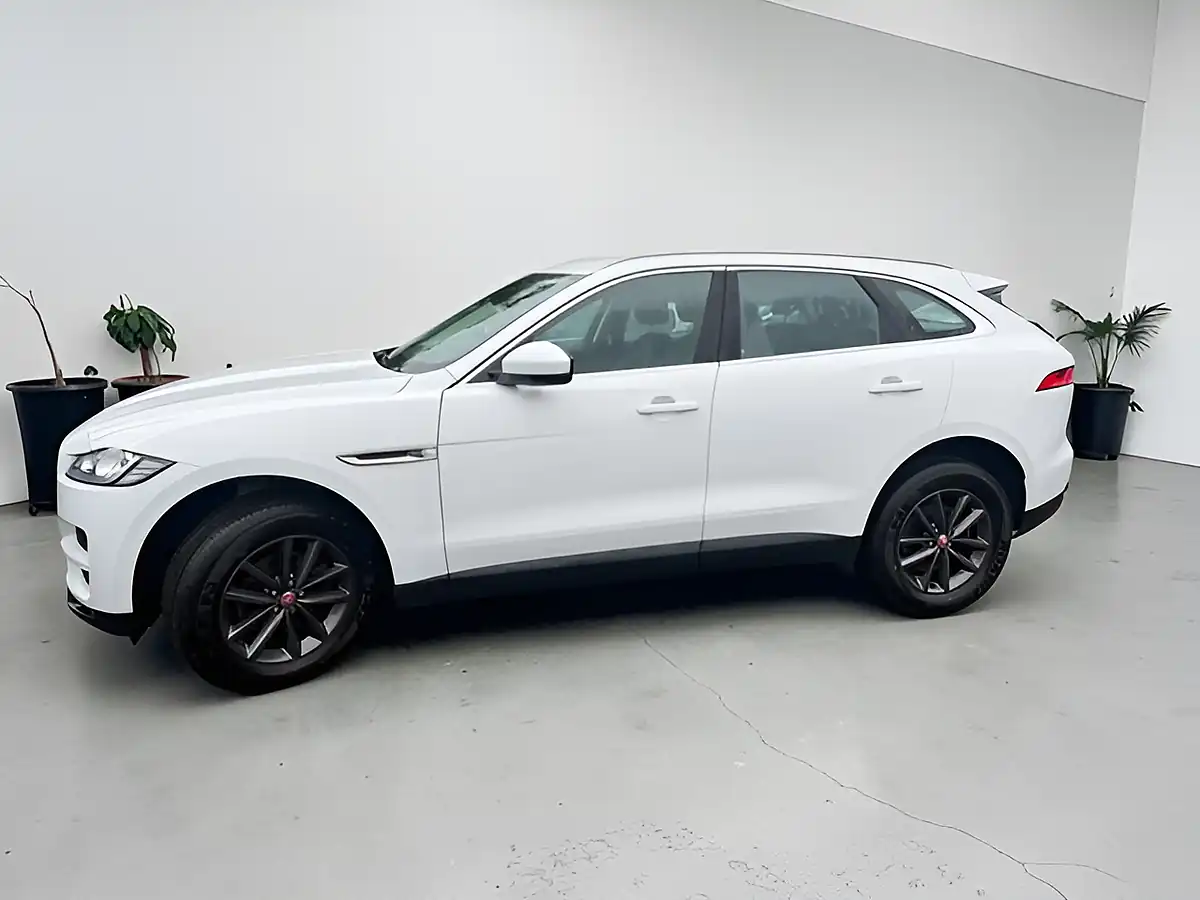 Used 2018 Jaguar F-Pace Prestige White - Interior and Exterior details 4