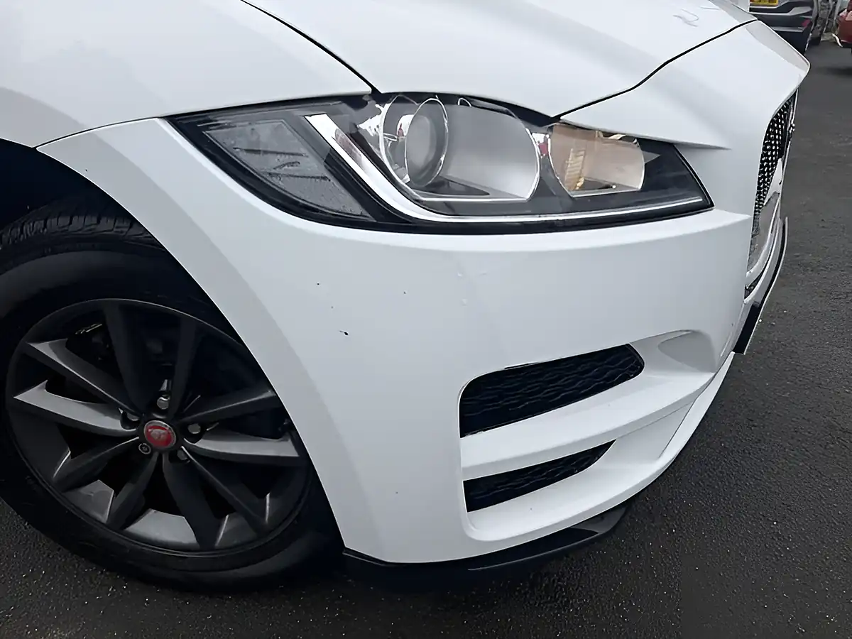 Used 2018 Jaguar F-Pace Prestige White - Interior and Exterior details 7