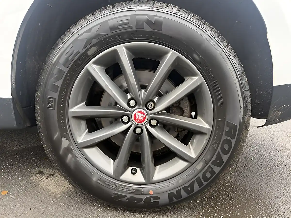 Used 2018 Jaguar F-Pace Prestige White - Interior and Exterior details 8