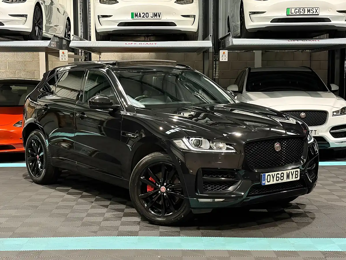 Used 2018 Jaguar F-Pace R-Sport Black - Front View