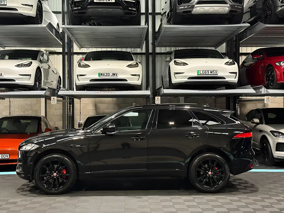 Used 2018 Jaguar F-Pace R-Sport Black - Interior and Exterior details 5