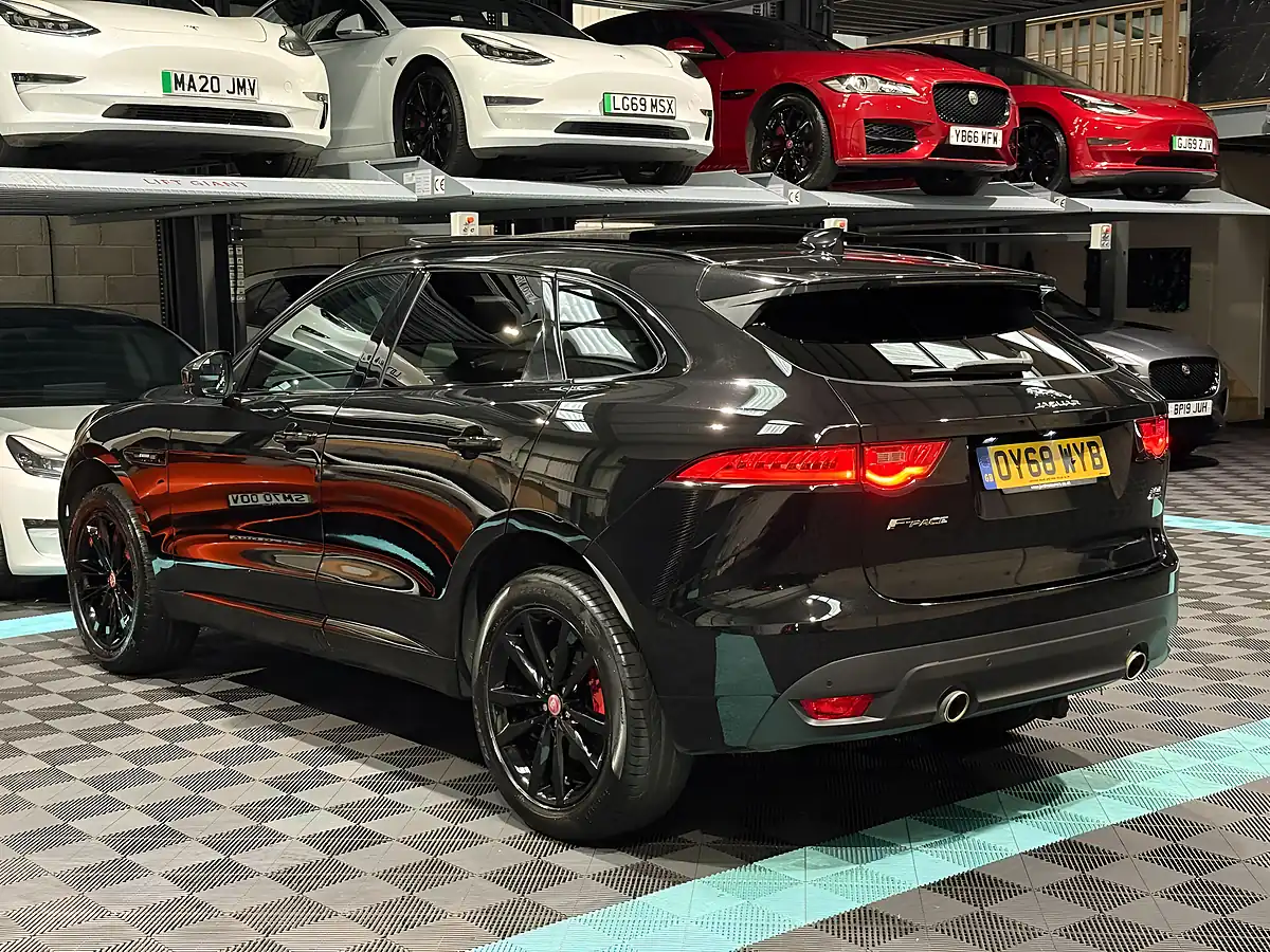 Used 2018 Jaguar F-Pace R-Sport Black - Interior and Exterior details 6
