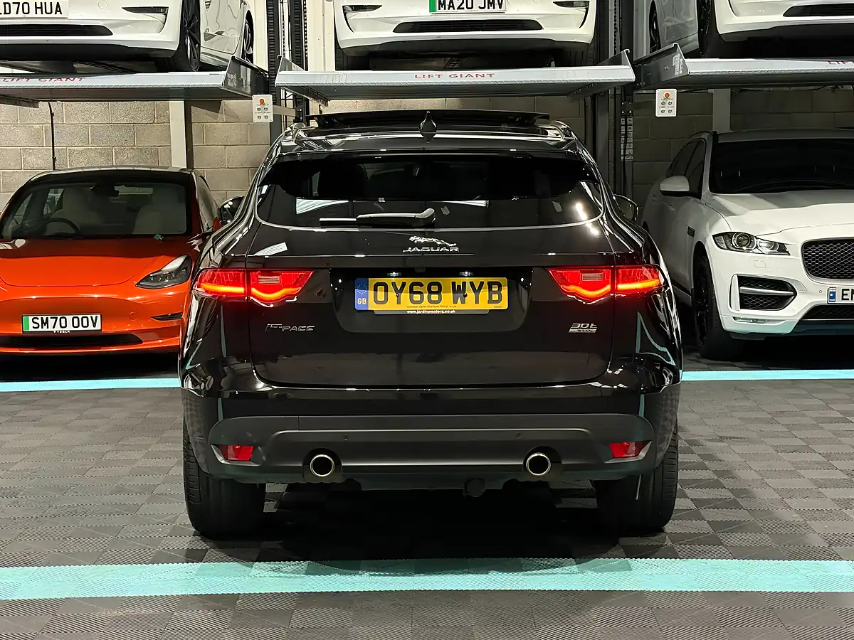 Used 2018 Jaguar F-Pace R-Sport Black - Interior and Exterior details 7