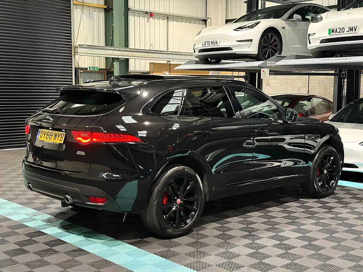 Used 2018 Jaguar F-Pace R-Sport Black - Interior and Exterior details 8