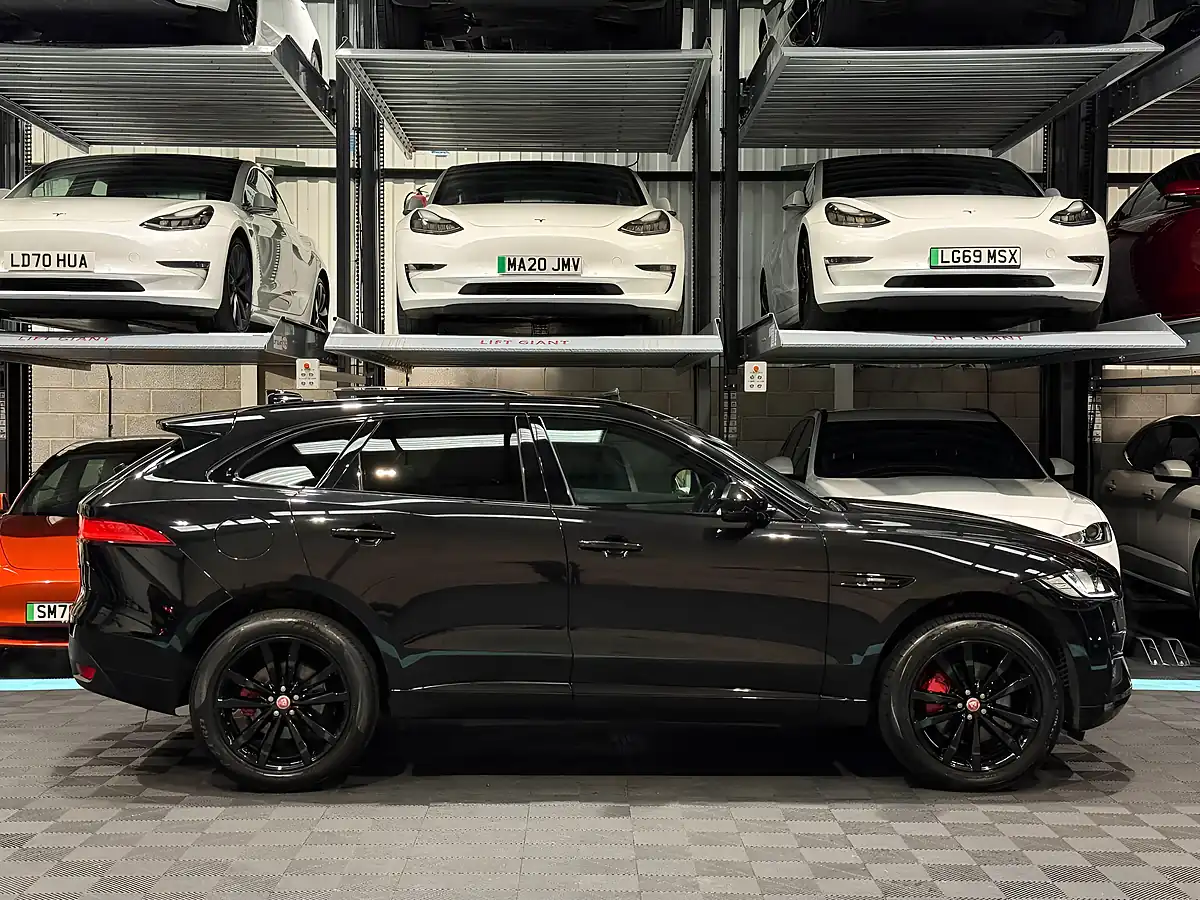 Used 2018 Jaguar F-Pace R-Sport Black - Interior and Exterior details 9