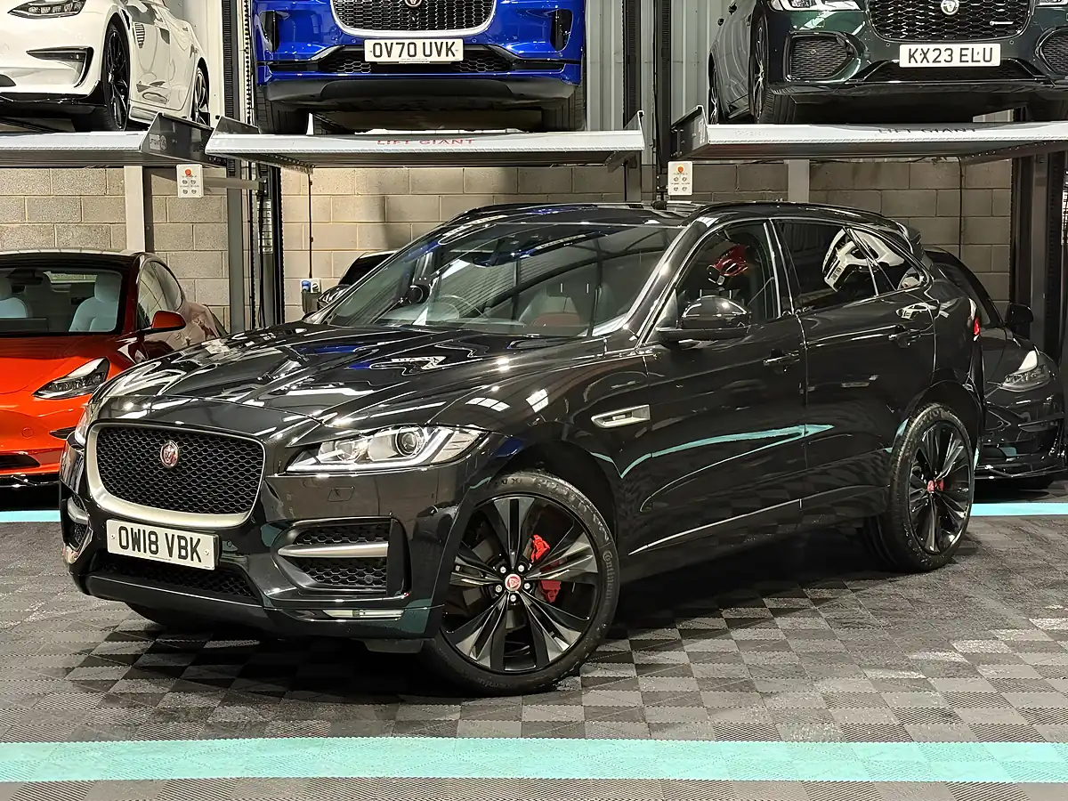 Used 2018 Jaguar F-Pace R-Sport Black - Interior and Exterior details 5