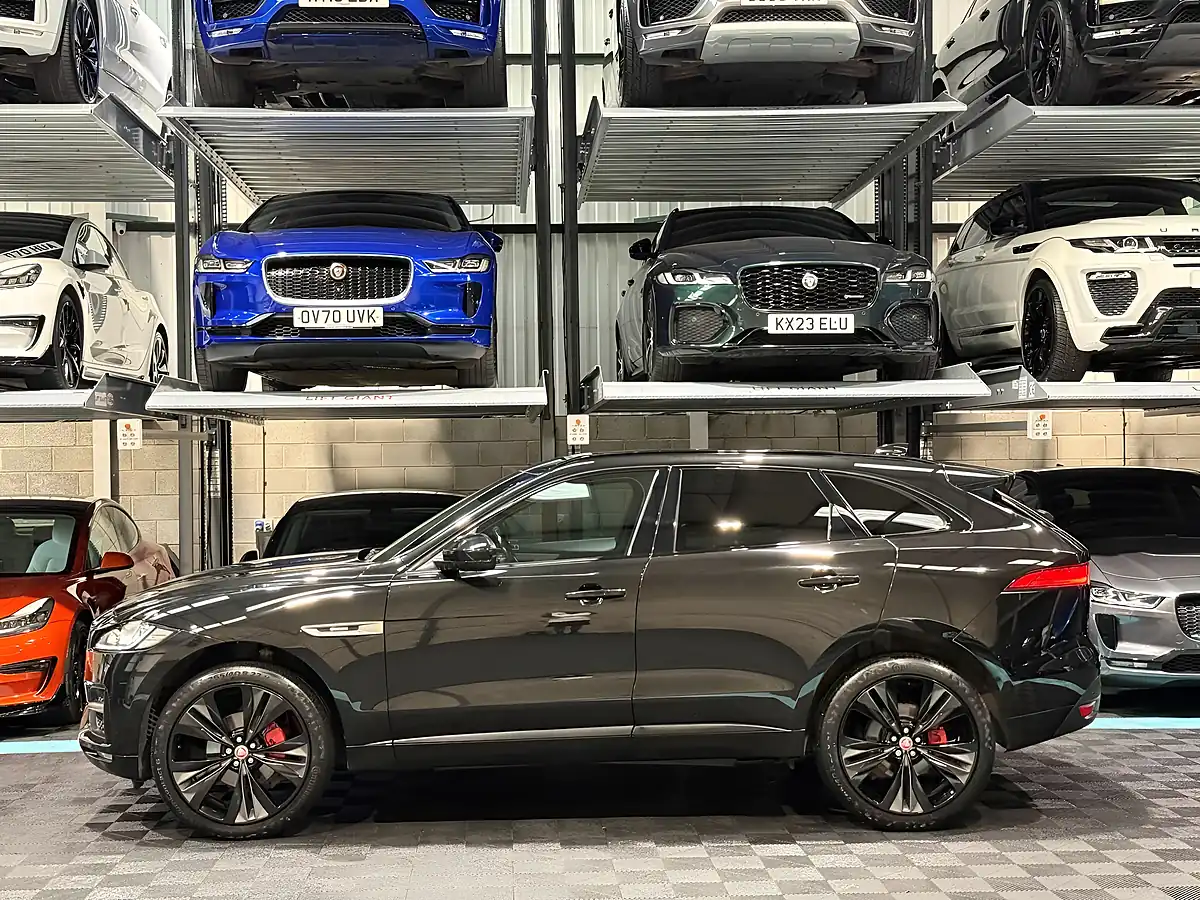 Used 2018 Jaguar F-Pace R-Sport Black - Interior and Exterior details 6