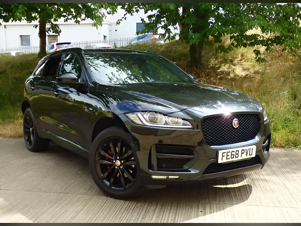 Used 2018 Jaguar F-Pace R-Sport Black - Front View