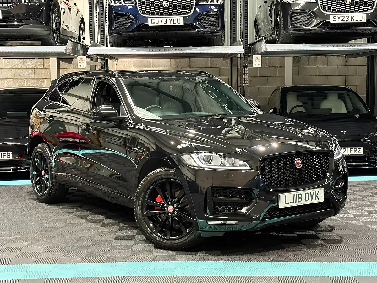 Used 2018 Jaguar F-Pace R-Sport Black - Front View