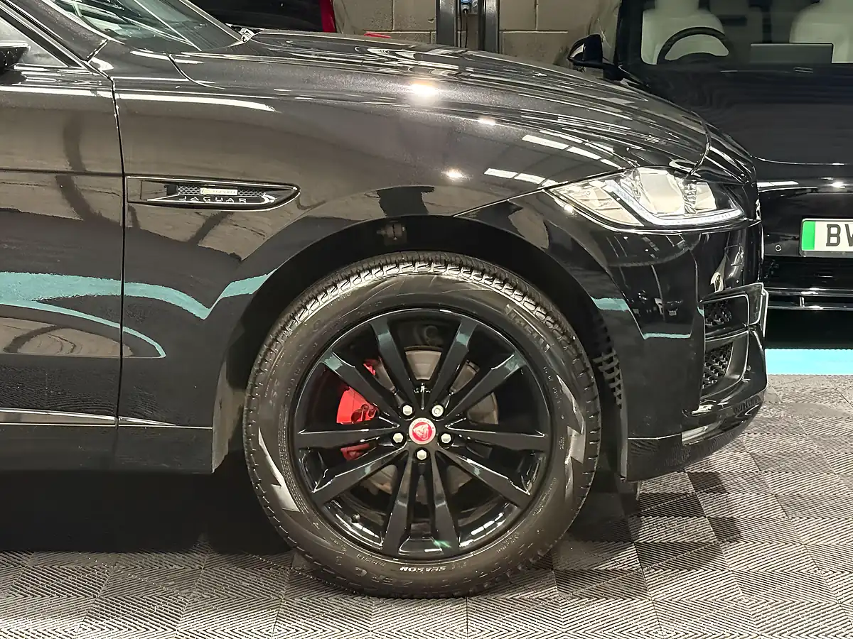 Used 2018 Jaguar F-Pace R-Sport Black - Interior and Exterior details 10