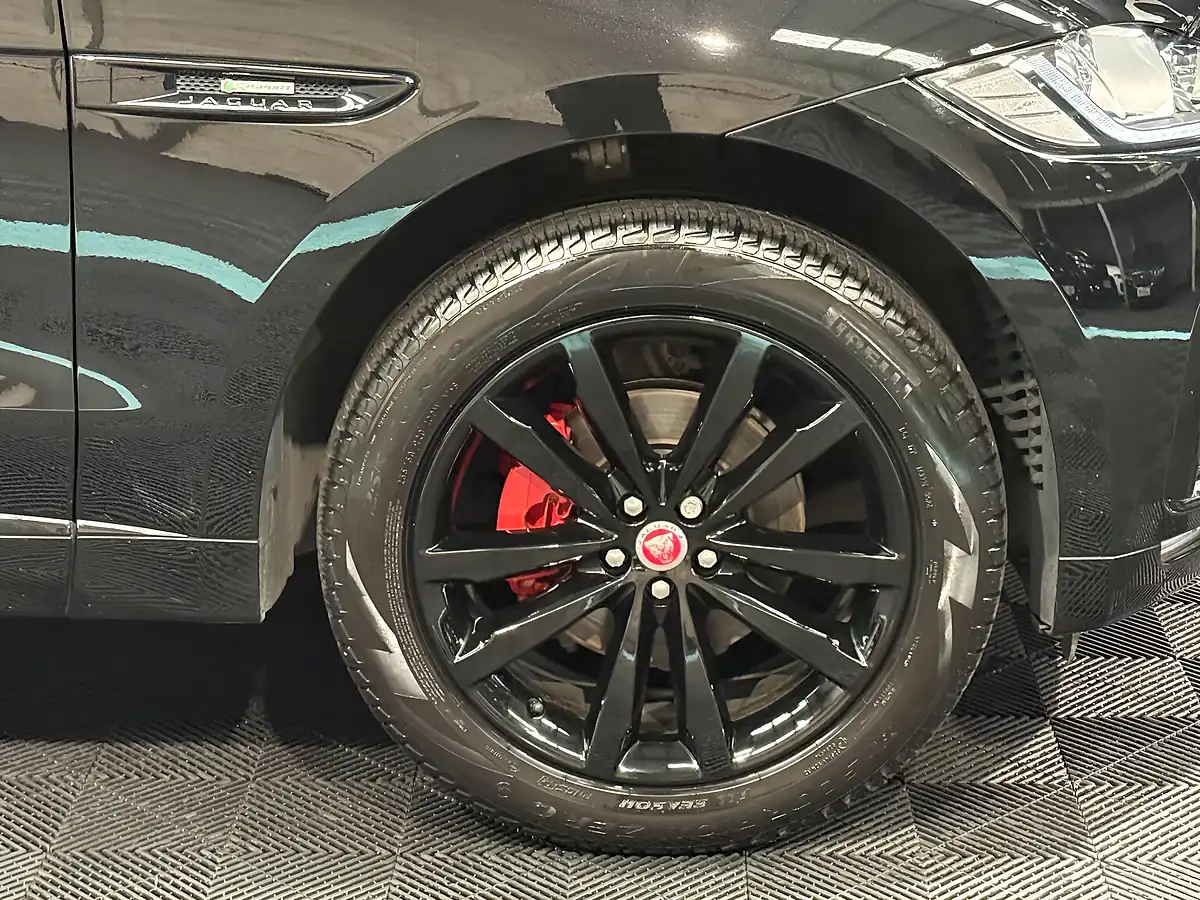 Used 2018 Jaguar F-Pace R-Sport Black - Interior and Exterior details 11
