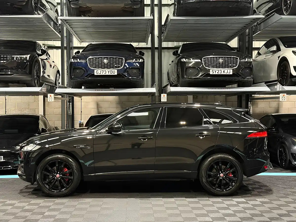 Used 2018 Jaguar F-Pace R-Sport Black - Interior and Exterior details 6