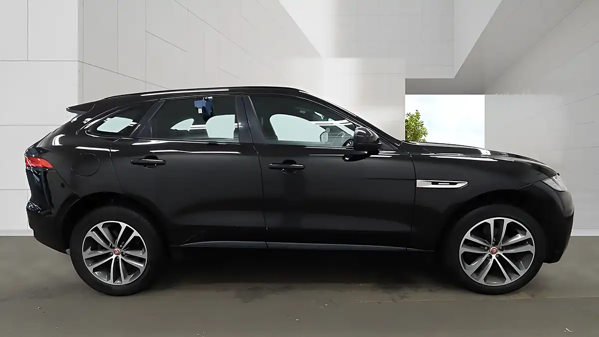 Used 2018 Jaguar F-Pace R-Sport Black - Interior and Exterior details 11
