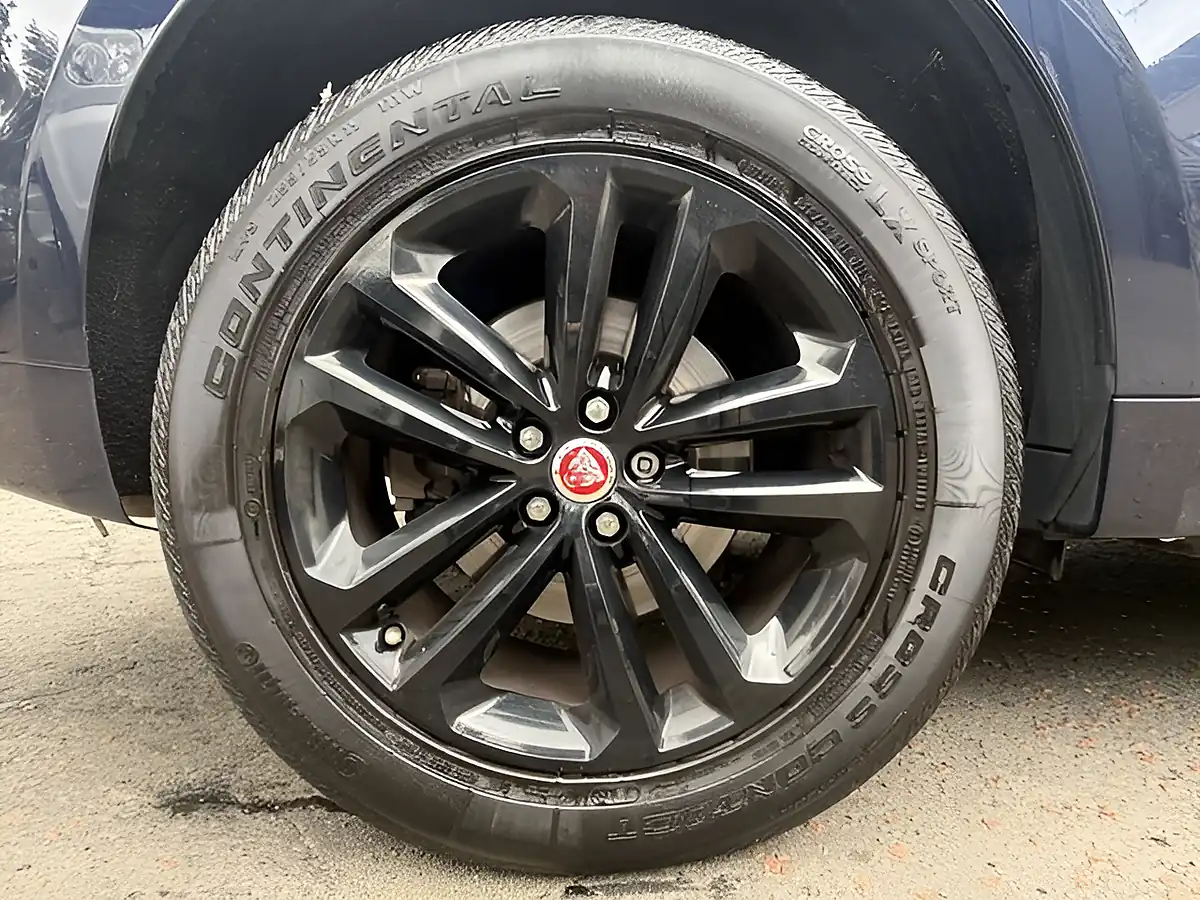 Used 2018 Jaguar F-Pace R-Sport Blue - Interior and Exterior details 7