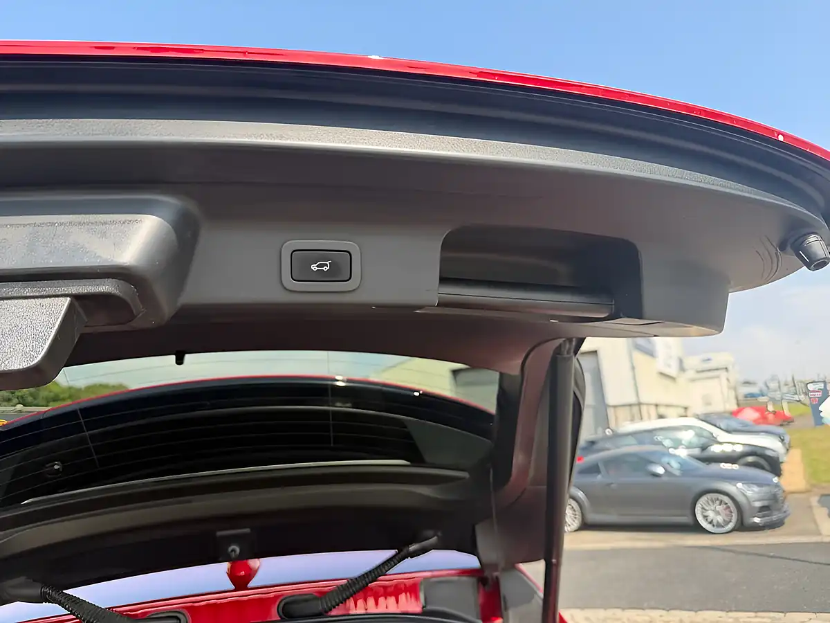 Used 2018 Jaguar F-Pace R-Sport Firenze Red - Interior and Exterior details 13