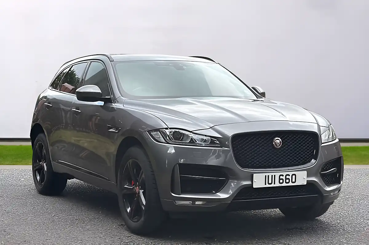 Used 2018 Jaguar F-Pace R-Sport Grey - Front View