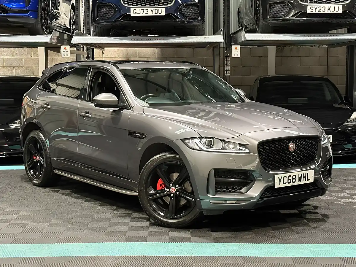 Used 2018 Jaguar F-Pace R-Sport Grey - Front View