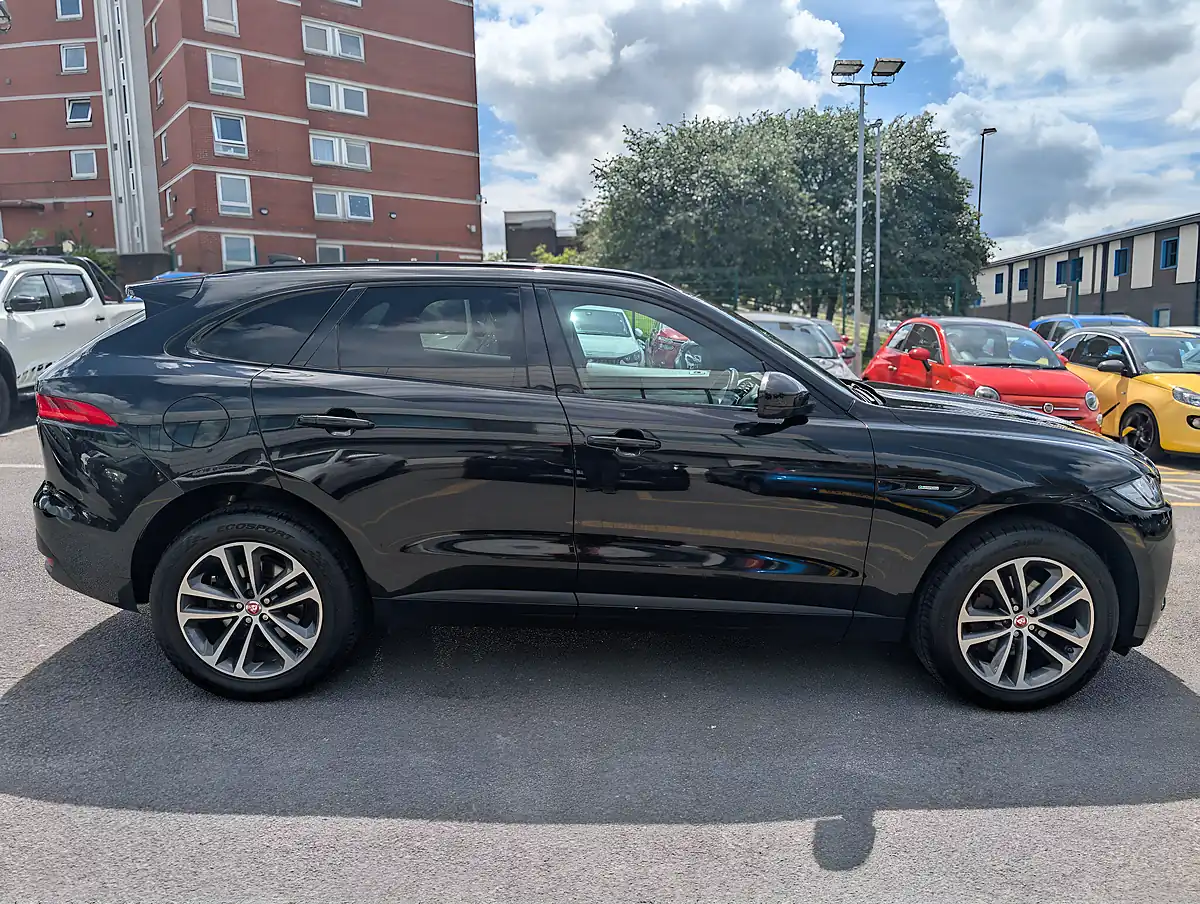 Used 2018 Jaguar F-Pace R-Sport - Interior and Exterior details 8