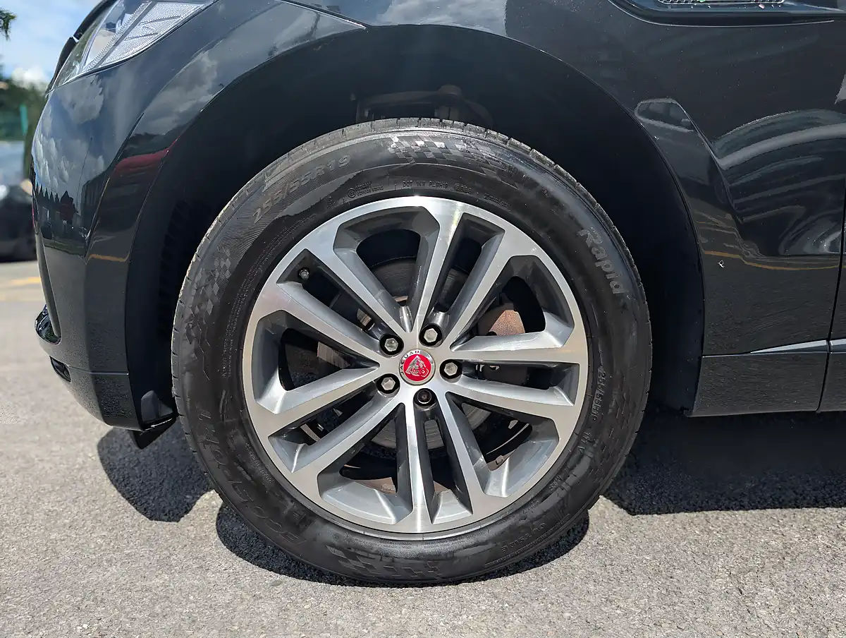 Used 2018 Jaguar F-Pace R-Sport - Interior and Exterior details 13
