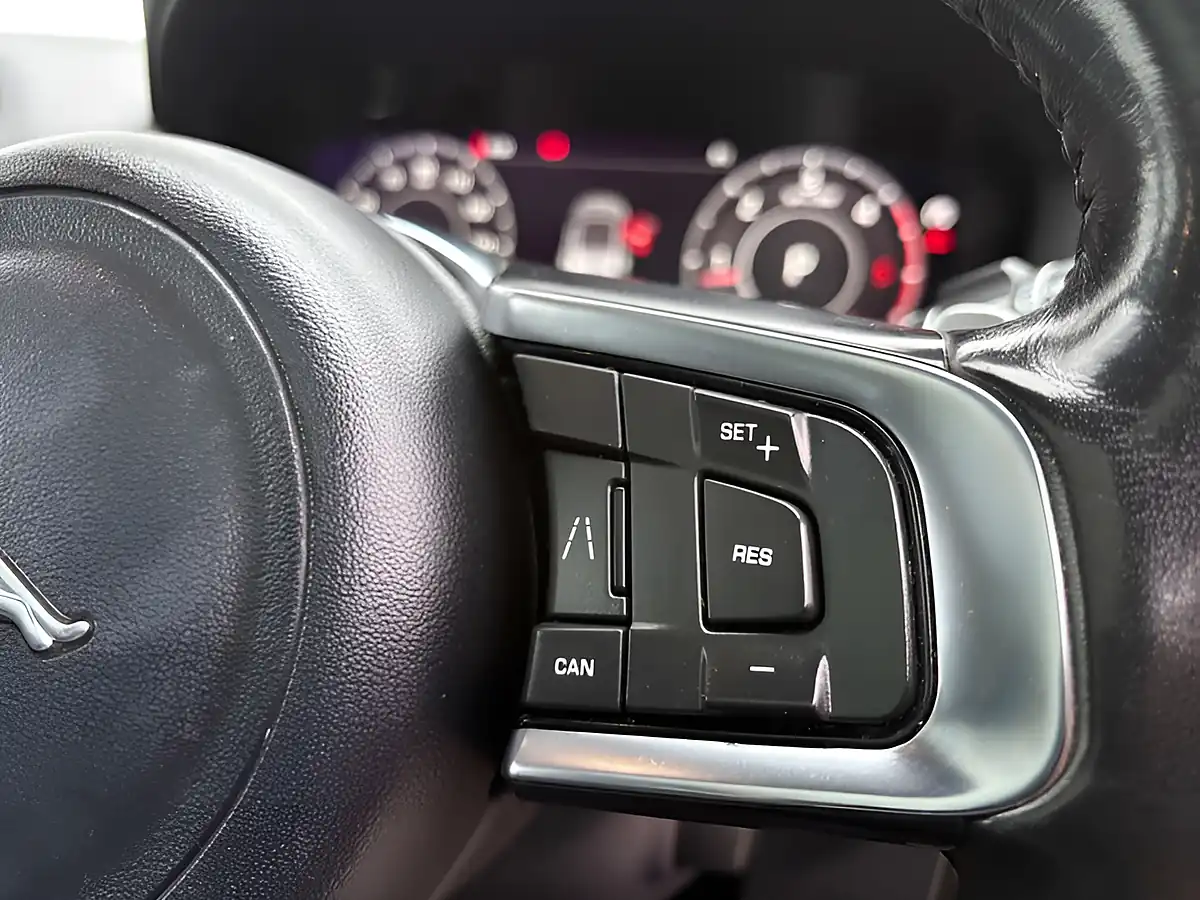 Used 2018 Jaguar F-Pace R-Sport Loire Blue - Interior and Exterior details 12