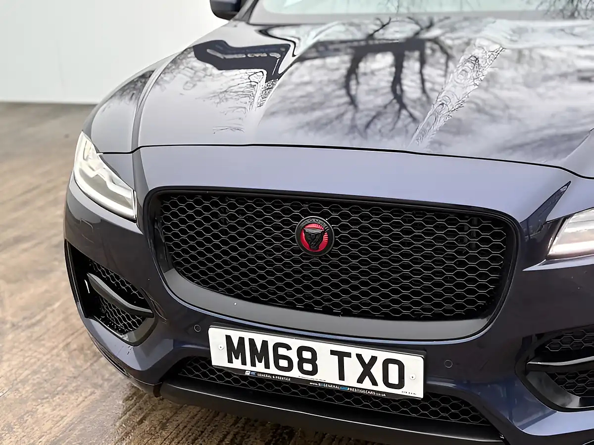 Used 2018 Jaguar F-Pace R-Sport Loire Blue - Interior and Exterior details 15