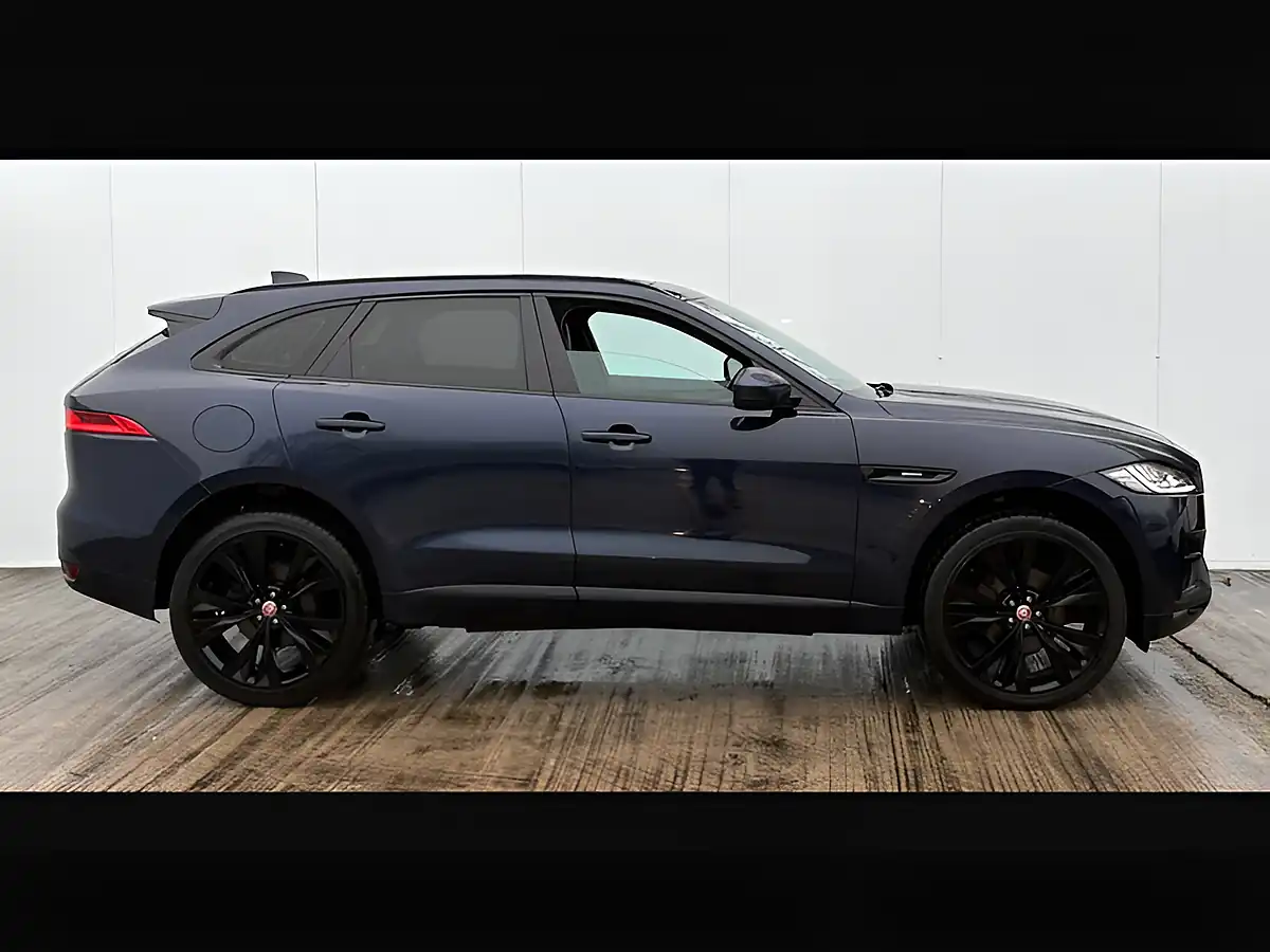 Used 2018 Jaguar F-Pace R-Sport Loire Blue - Interior and Exterior details 2