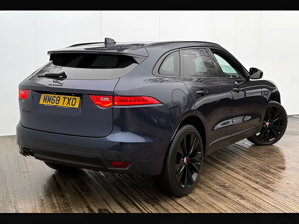 Used 2018 Jaguar F-Pace R-Sport Loire Blue - Interior and Exterior details 3