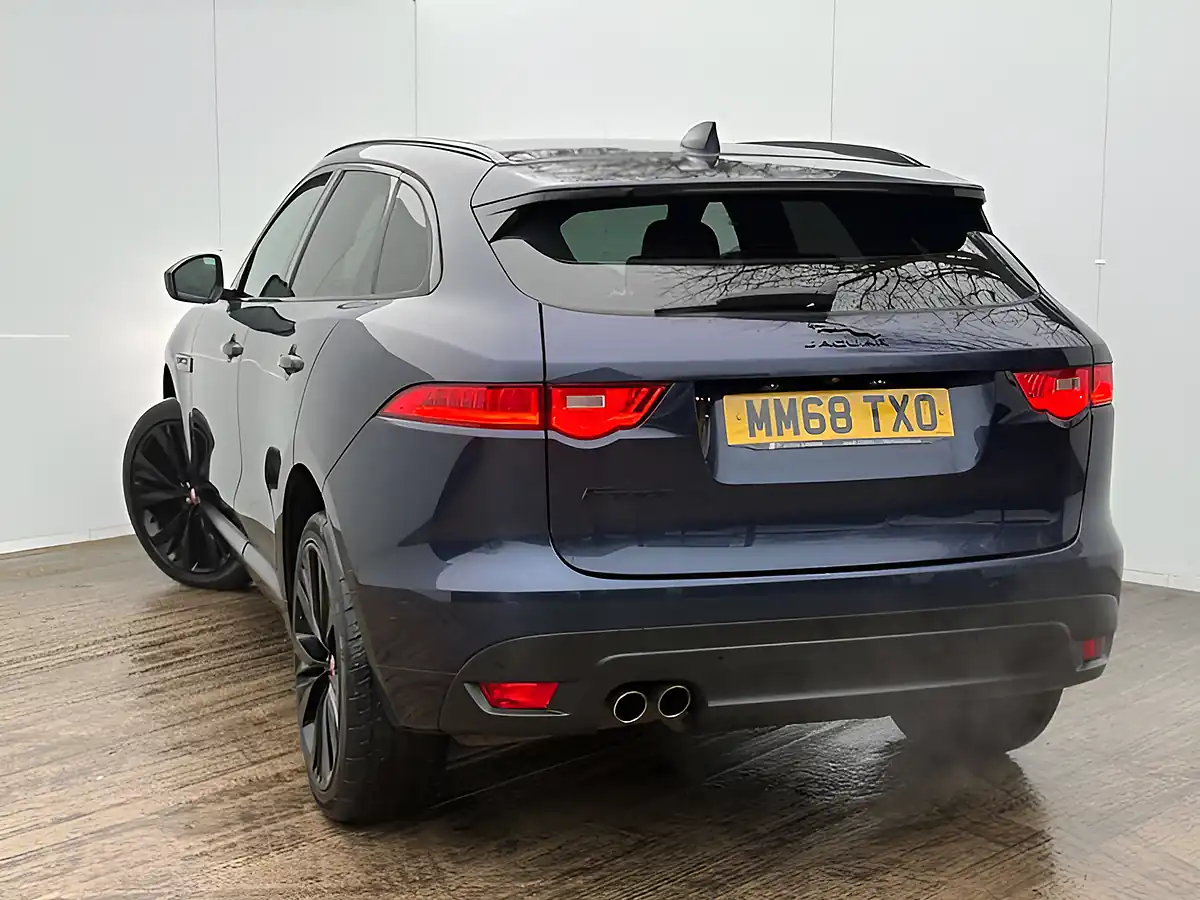 Used 2018 Jaguar F-Pace R-Sport Loire Blue - Interior and Exterior details 7