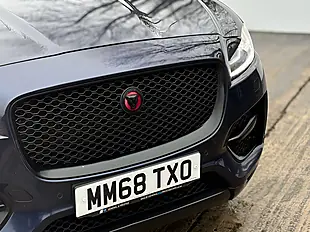 Used 2018 Jaguar F-Pace R-Sport Loire Blue - Interior and Exterior details 9