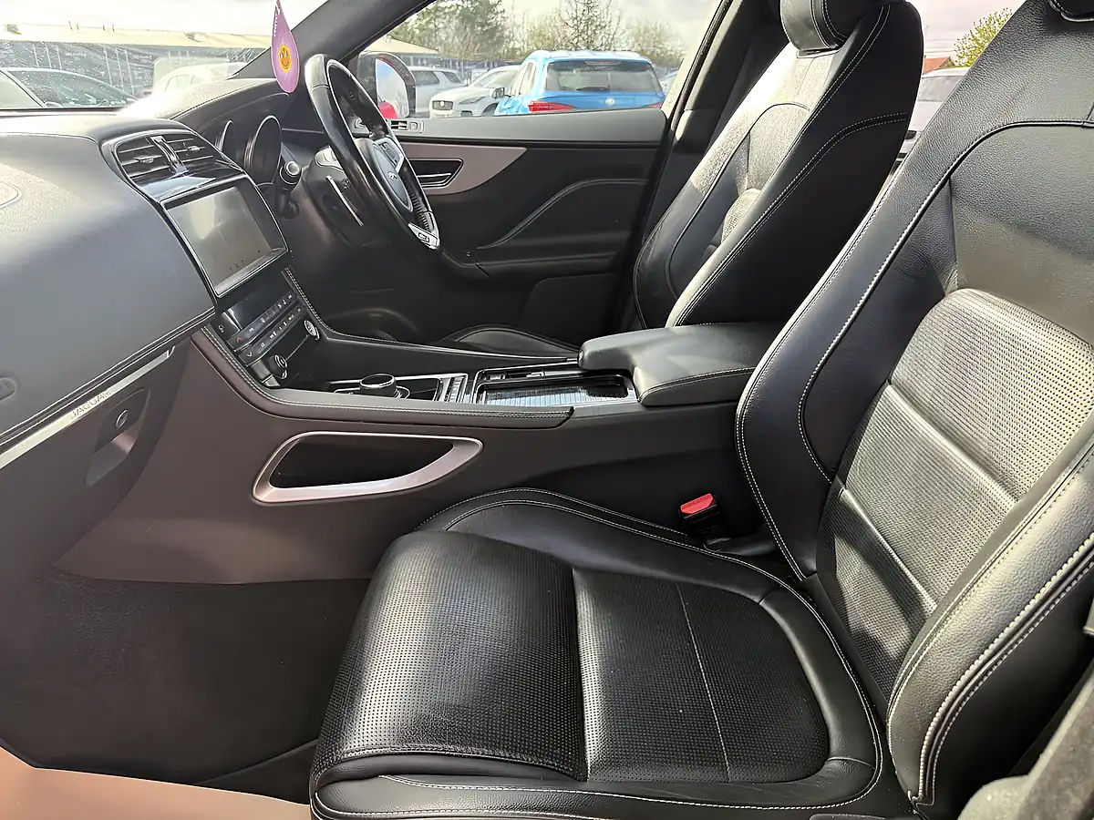 Used 2018 Jaguar F-Pace R-Sport Red - Interior and Exterior details 11