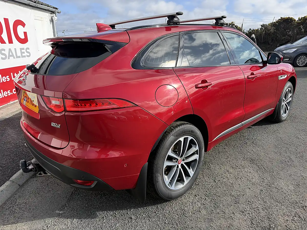 Used 2018 Jaguar F-Pace R-Sport Red - Interior and Exterior details 9
