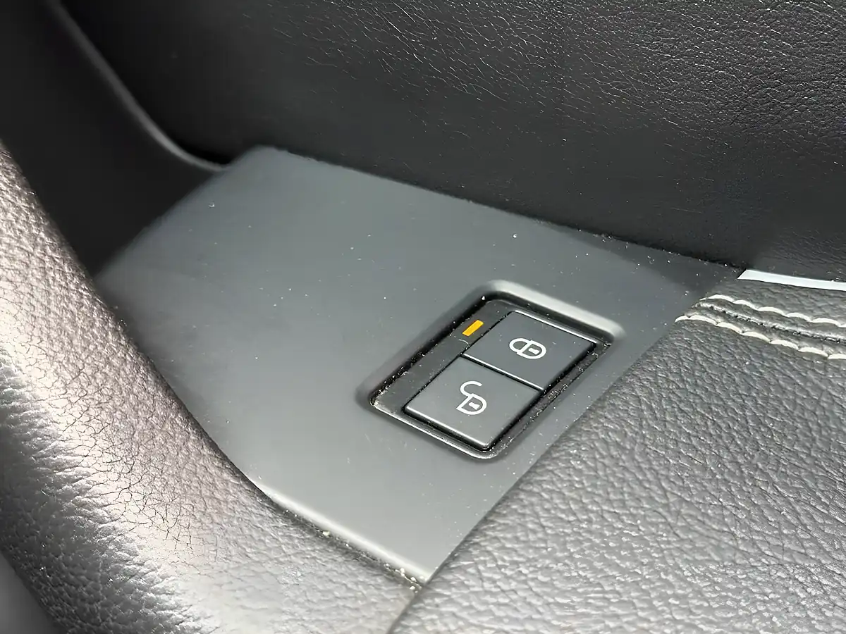 Used 2018 Jaguar F-Pace R-Sport Santorini Black - Interior and Exterior details 15
